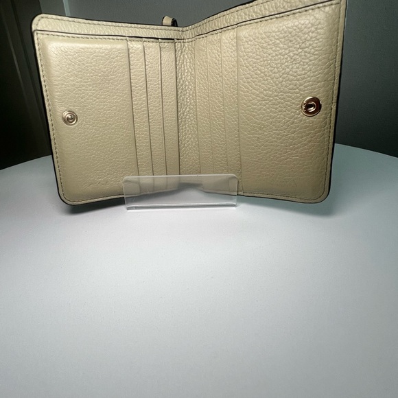Chloe Light Green Pebble Leather Wallet - Picture 3 of 11